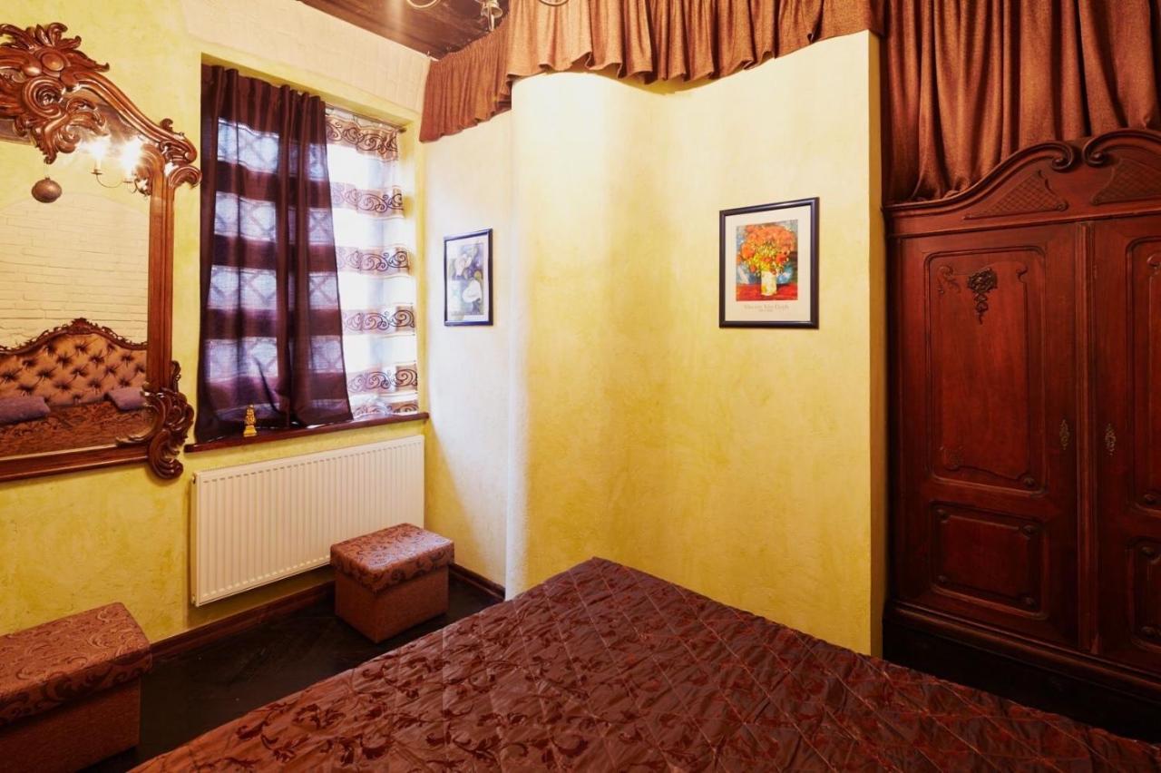Квартира Подобово На Площі Ринок 39 Leópolis Exterior foto